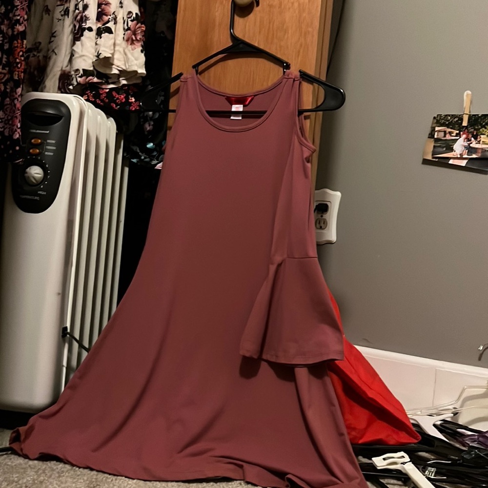 Cut out shoulder dress with sleeves